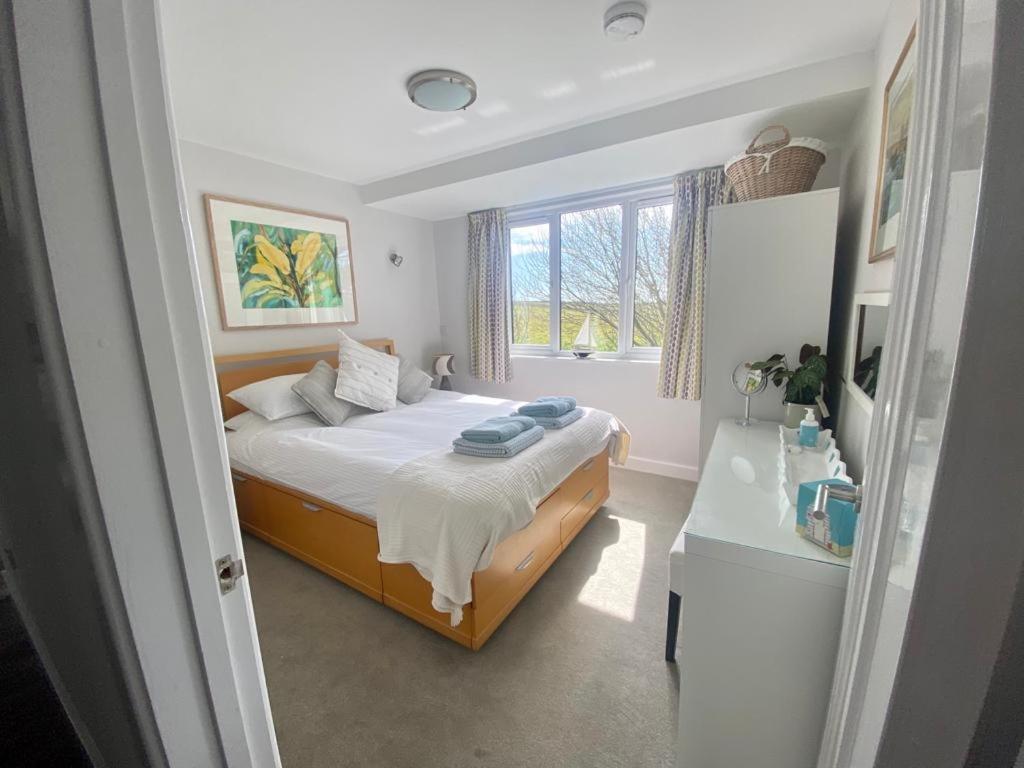 2 Bedroom Cottage Sleeps 4 With Hot-Tub, & Shared Pool Use Sennen Eksteriør billede