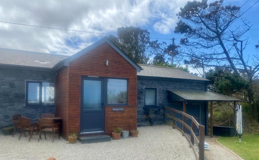 2 Bedroom Cottage Sleeps 4 With Hot-Tub, & Shared Pool Use Sennen Eksteriør billede