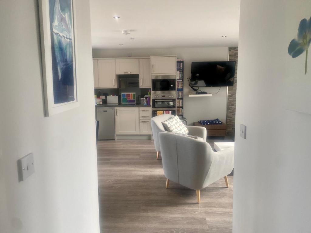 2 Bedroom Cottage Sleeps 4 With Hot-Tub, & Shared Pool Use Sennen Eksteriør billede