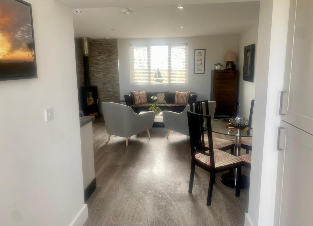 2 Bedroom Cottage Sleeps 4 With Hot-Tub, & Shared Pool Use Sennen Eksteriør billede