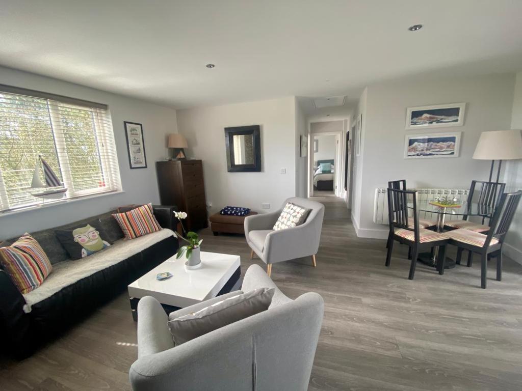 2 Bedroom Cottage Sleeps 4 With Hot-Tub, & Shared Pool Use Sennen Eksteriør billede
