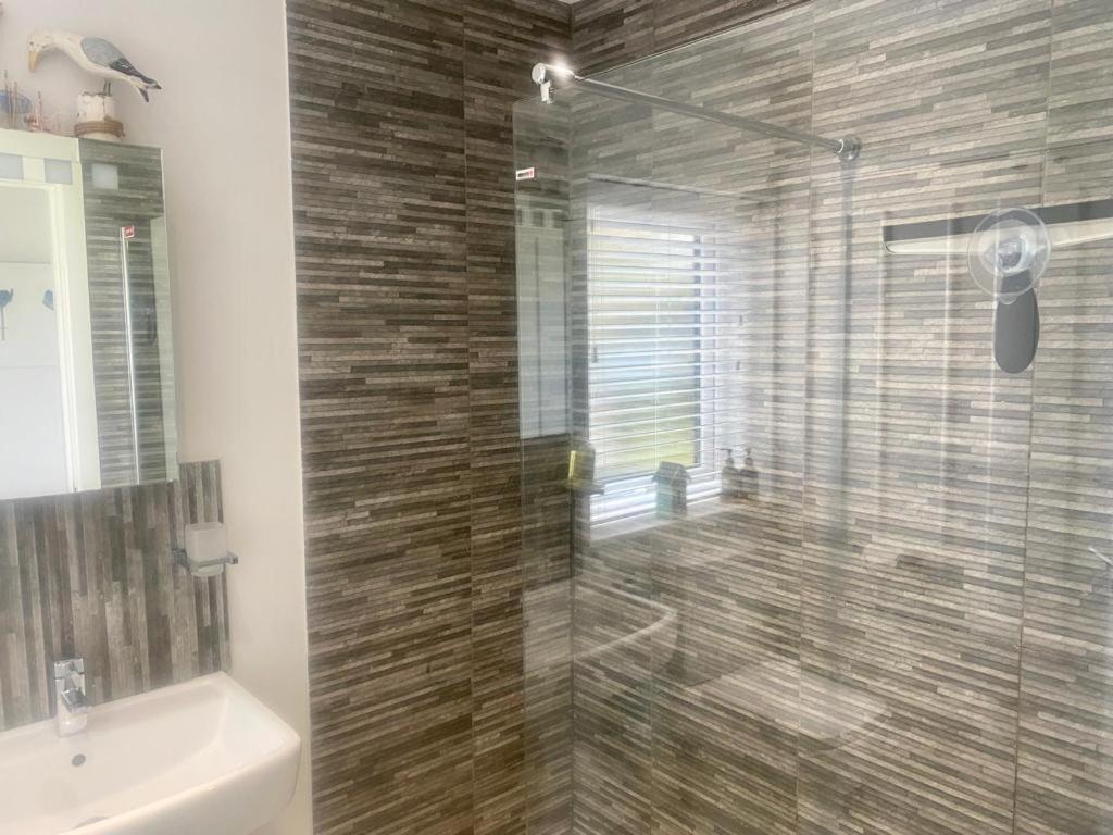 2 Bedroom Cottage Sleeps 4 With Hot-Tub, & Shared Pool Use Sennen Eksteriør billede
